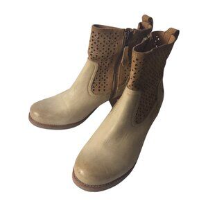 Trask‎ Womens Size 8.5 Paige Perforated Chunky Wood Heel Ankle Boots